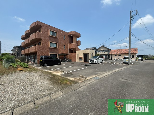 プリミエール清水の駐車場