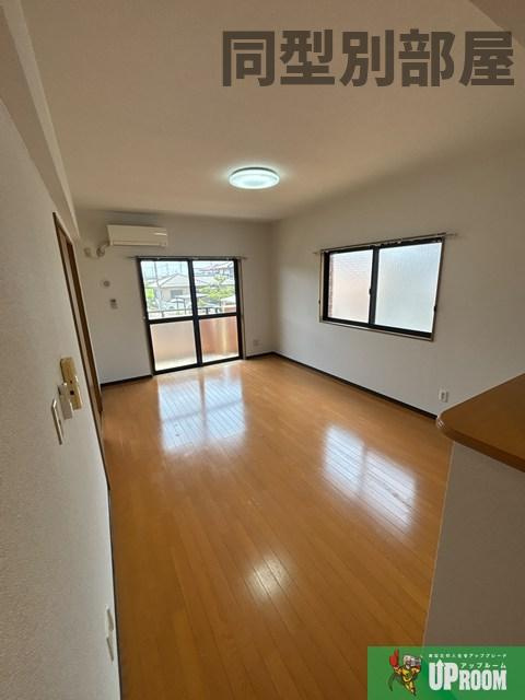 プリミエール清水の居間・リビング