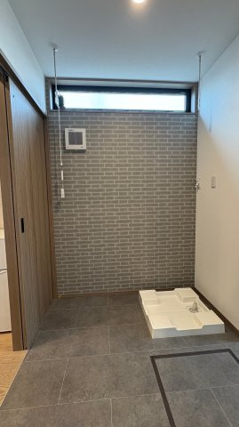 栃木市大宮町　新築戸建の玄関