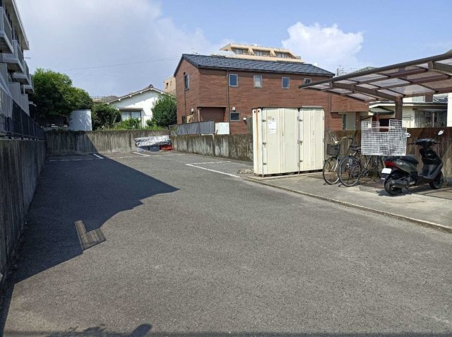 【駐車場】