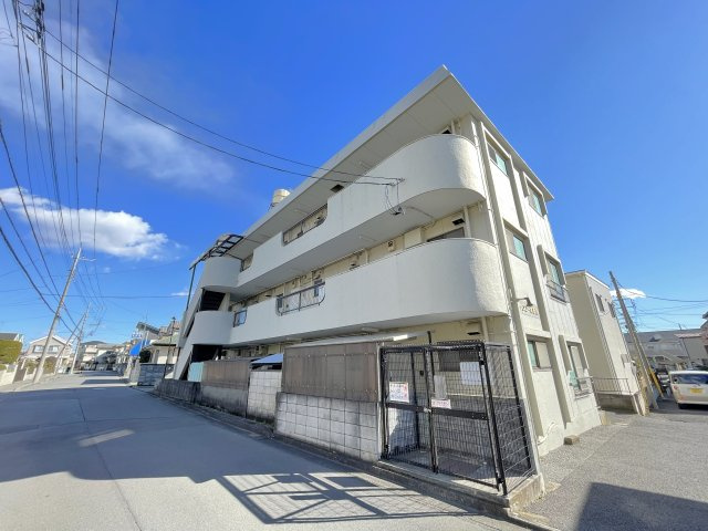 春日部市増富の賃貸マンションの外観