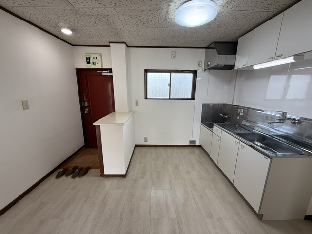 春日部市増富の賃貸マンションの居間・リビング