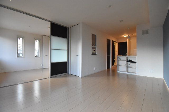 セジュール照ヶ丘の居間・リビング