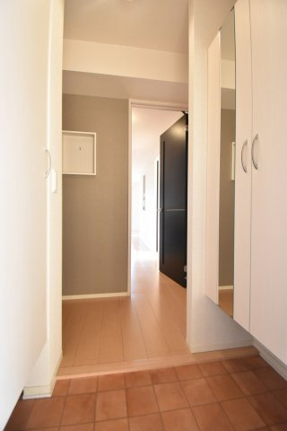 セジュール照ヶ丘の玄関