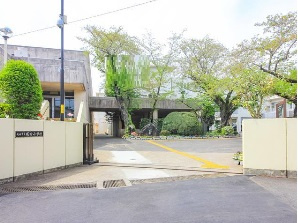 グラファーレ成田市郷部２期の周辺|成田小学校