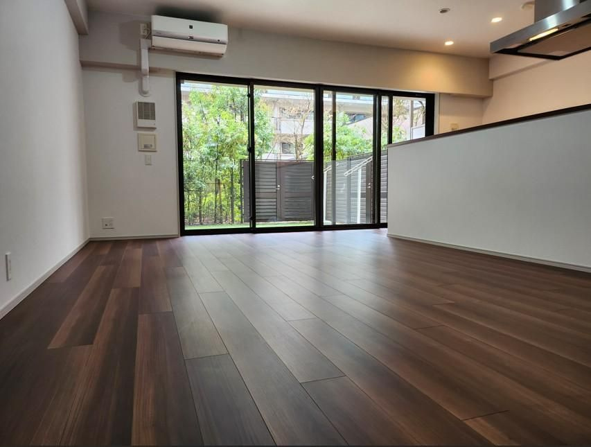 三鷹市下連雀５丁目の中古マンションの居間・リビング