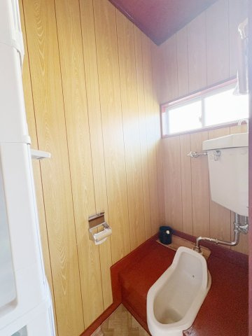 中古戸建・中古住宅　福島市町庭坂　庭坂小学校・吾妻中学校のトイレ|リフォーム前の写真になります。