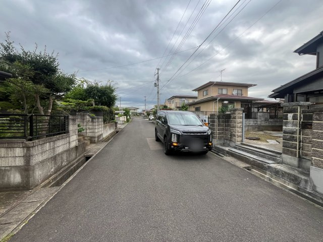 中古戸建・中古住宅　福島市町庭坂1期　庭坂小学校・吾妻中学校の前面道路含む現地写真|閑静な住宅街で車通りも少なく落ち着いて生活ができる環境です！