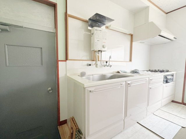 中古戸建・中古住宅　福島市町庭坂　庭坂小学校・吾妻中学校のキッチン|リフォーム前の写真になります。
