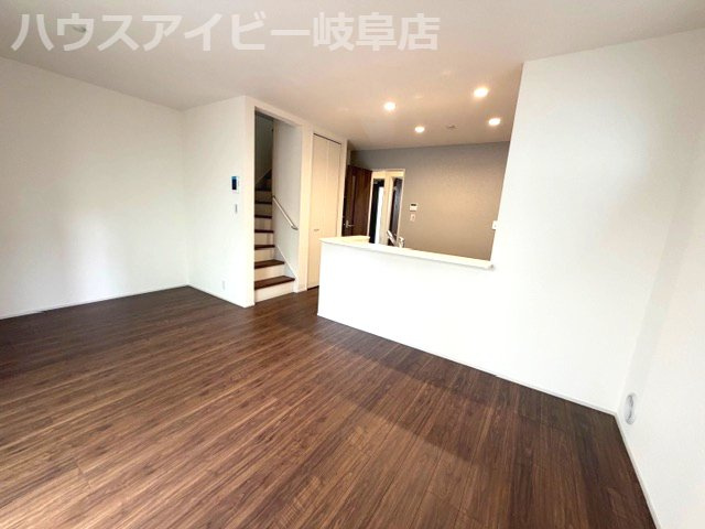 【居間・リビング】の画像