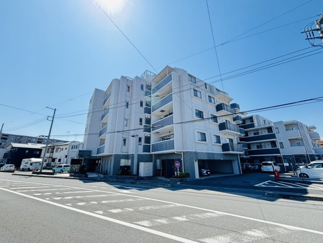 月々7万円台～　中古マンション　エバーグリーン若葉の外観|前面道路含む外観（2026年4月）撮影