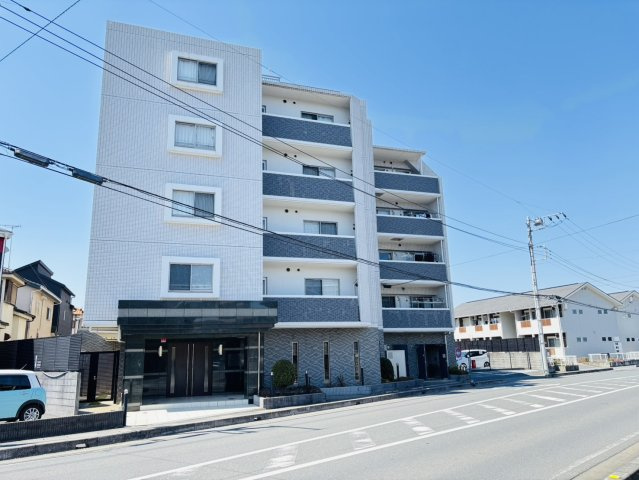 月々7万円台～　中古マンション　エバーグリーン若葉の外観|前面道路含む外観（2026年4月）撮影