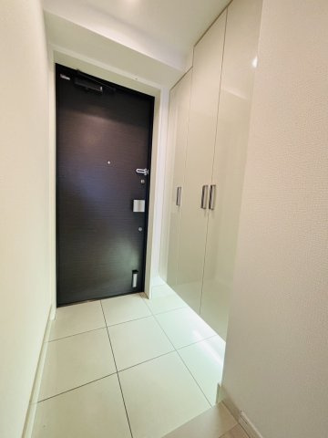 月々7万円台～　中古マンション　エバーグリーン若葉の玄関|玄関ホール　下駄箱収納付！（2026年4月）撮影
