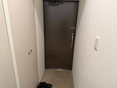 【玄関】 | ロイヤルメドゥ北戸田 | ゆったりとした玄関です