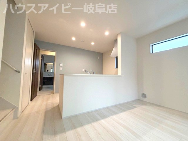 【居間・リビング】の画像