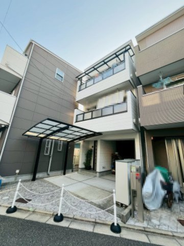 鶴見区諸口６丁目中古戸建の外観|平成30年12月築でまだまだ新しい5LDK。