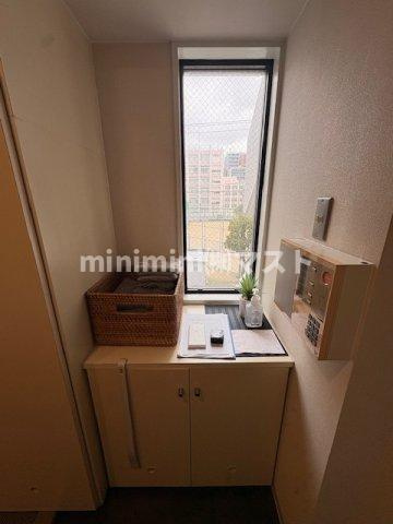 ノイメゾン京町堀の玄関