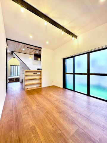 朝霞市宮戸戸建ての居間・リビング