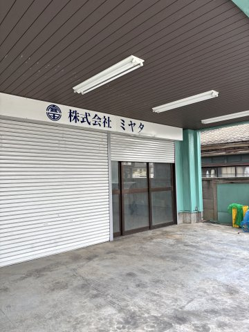 ミヤタハイツのエントランス