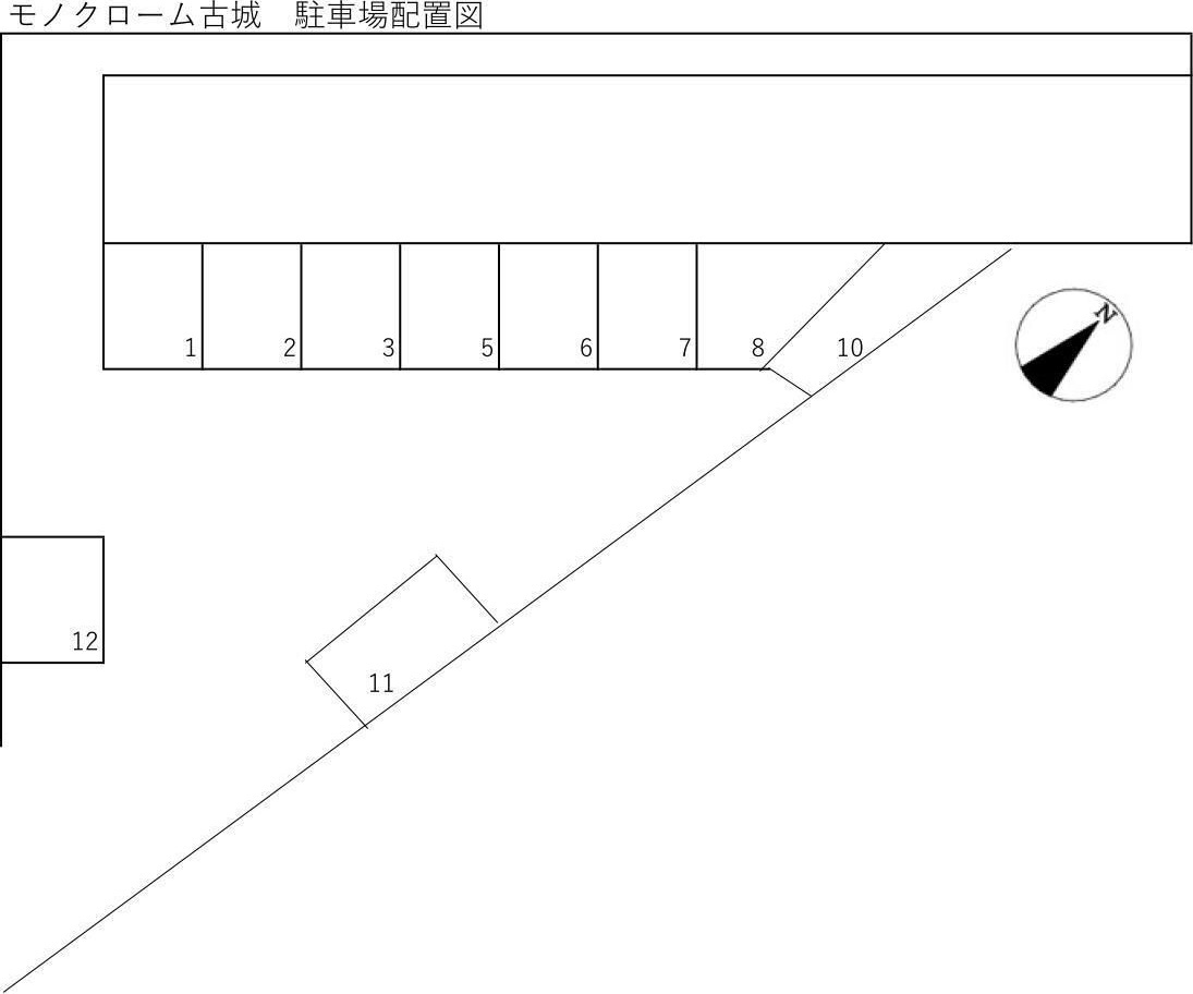 モノクローム古城の駐車場