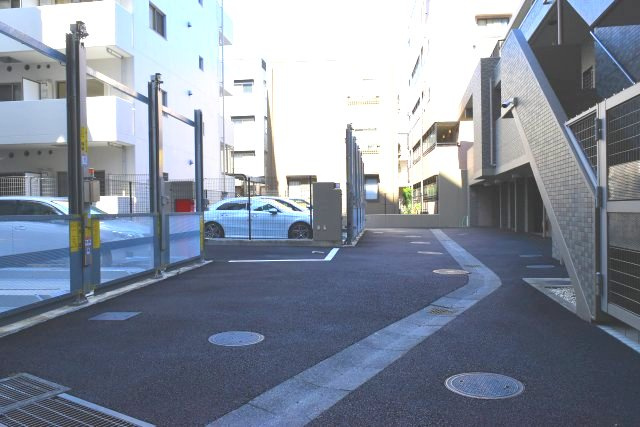 立川市高松町３丁目の中古マンションの駐車場