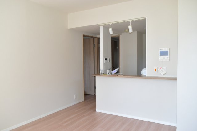 立川市高松町３丁目の中古マンションの居間・リビング