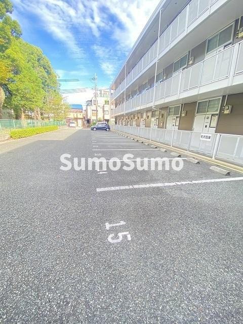 レオパレス武庫川Ｂの駐車場
