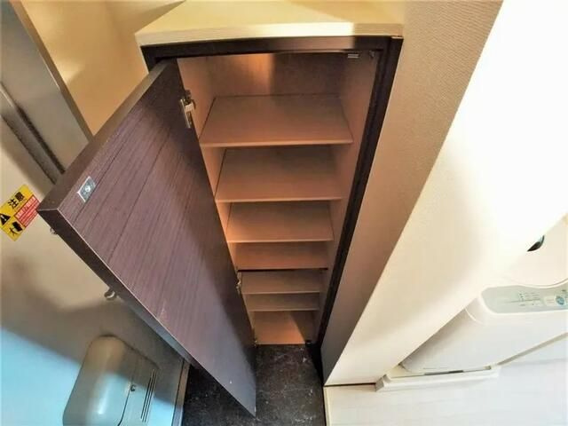 レオネクストＹＡＭの玄関