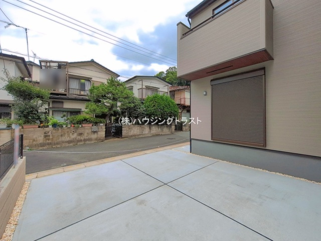 仲介手数料無料　Livele Garden.S所沢北秋津第9期・新築全2棟の前面道路含む現地写真
