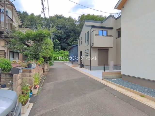 仲介手数料無料　Livele Garden.S所沢北秋津第9期・新築全2棟の前面道路含む現地写真