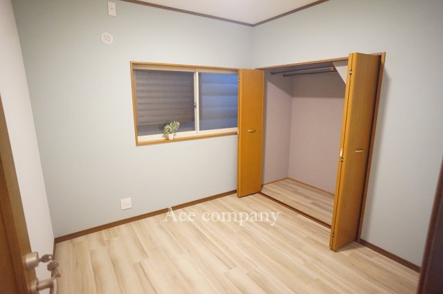 【子供部屋】 | 八尾市本町7丁目 | 【2階：洋室4.5帖】クローゼット完備です♪