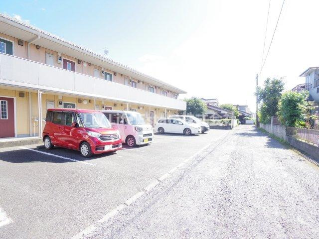 東村山市野口町１丁目のアパートの駐車場