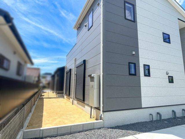 鈴鹿市寺家6丁目《2号棟》の外観