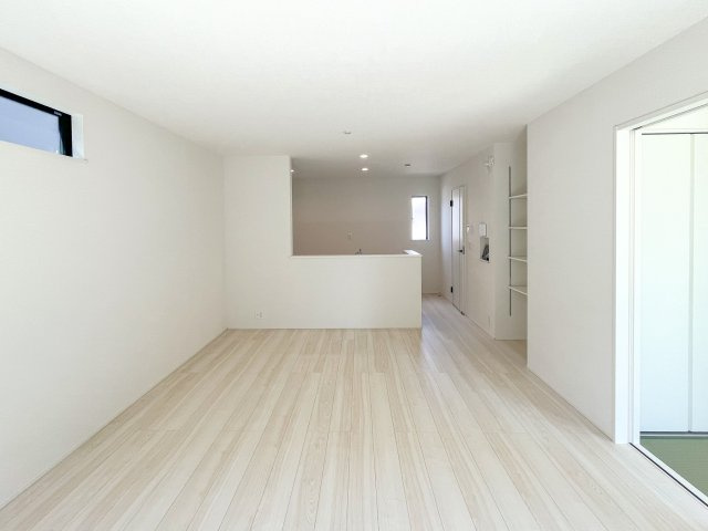 鈴鹿市寺家6丁目《2号棟》の居間・リビング