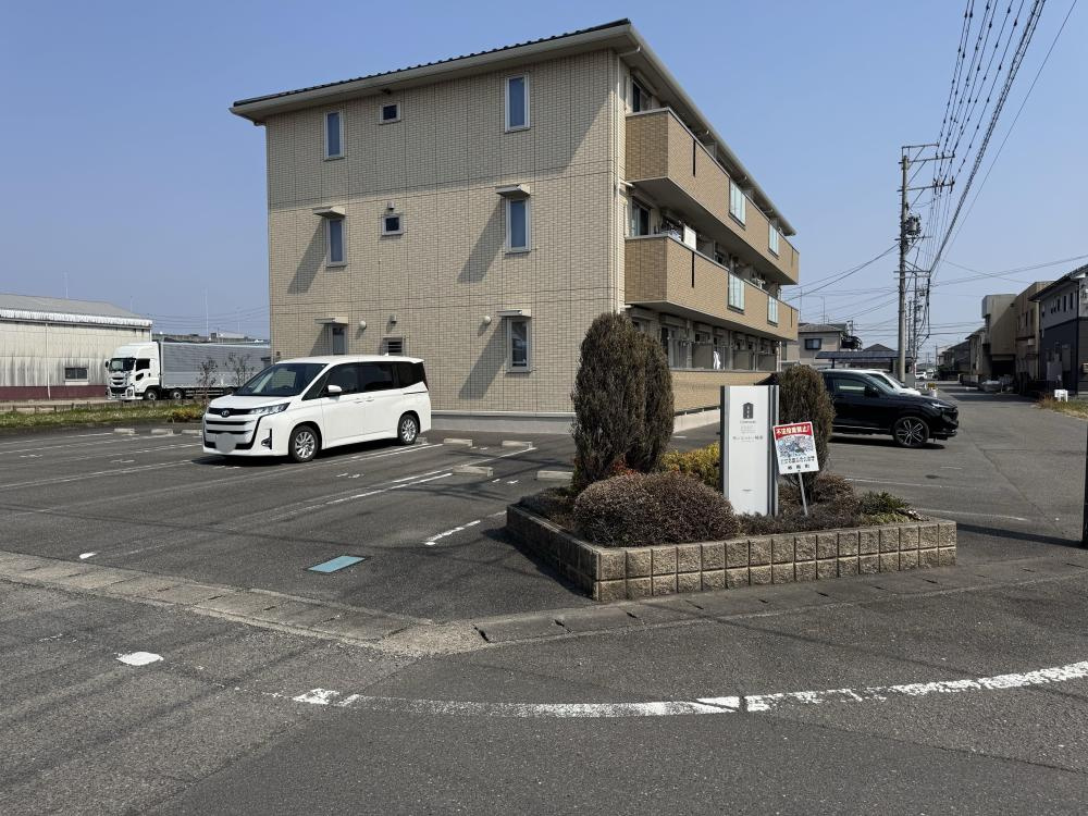 モンシャトー岐南の駐車場