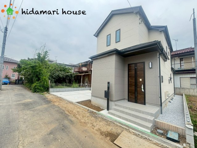 西区佐知川1270　新築戸建　ハートフルAの前面道路含む現地写真