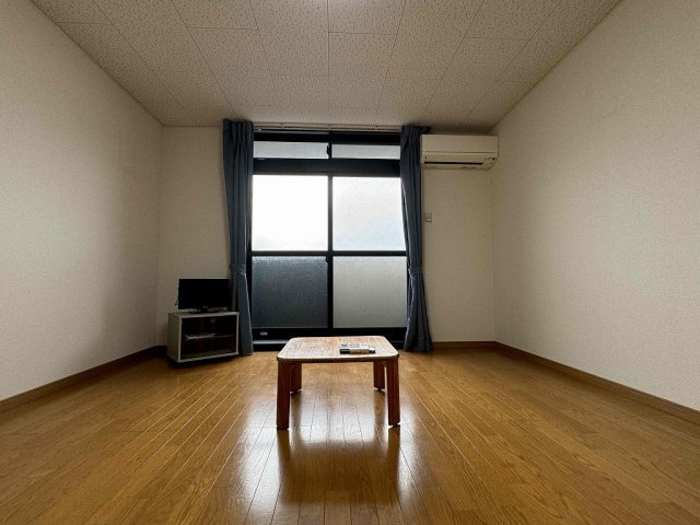 レオパレスグランＭ’ｓの居間・リビング|※同タイプ部屋の写真となります