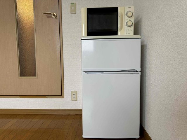 レオパレスグランＭ’ｓのその他|※同タイプ部屋の写真となります（冷蔵庫・レンジ）