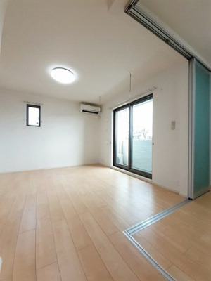 【居間・リビング】 | アヴェニューⅡ | こちらのリビングで趣味の時間をお楽しみください