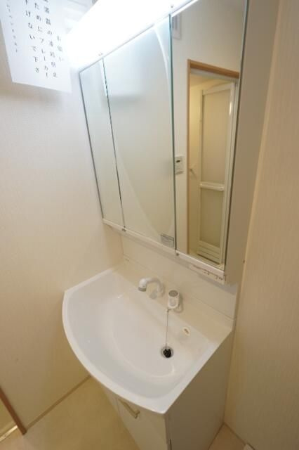 シャンブルの洗面所