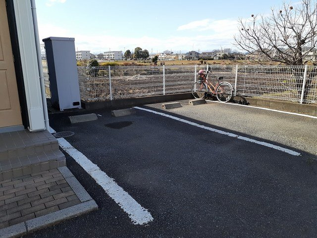 ツインズラフィネの駐車場