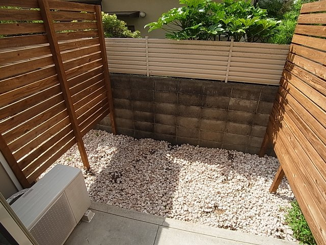 中央緑町ハイツのバルコニー|日当たり良好の専用テラス