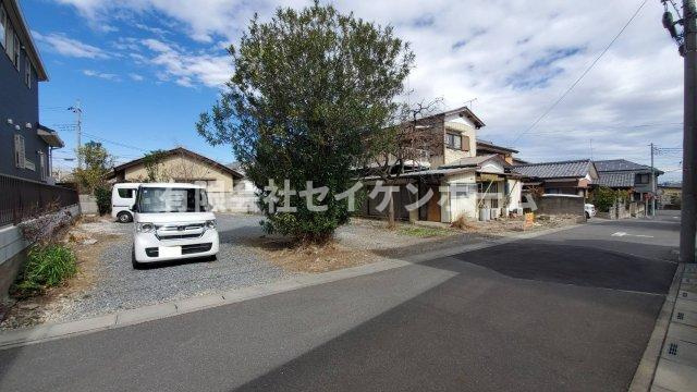 深谷市緑ヶ丘　建築条件なし売地（土地５４坪超）の前面道路含む現地写真