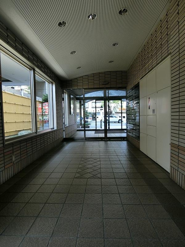 福岡市南区野間１丁目の賃貸マンションのエントランス|エントランス写真