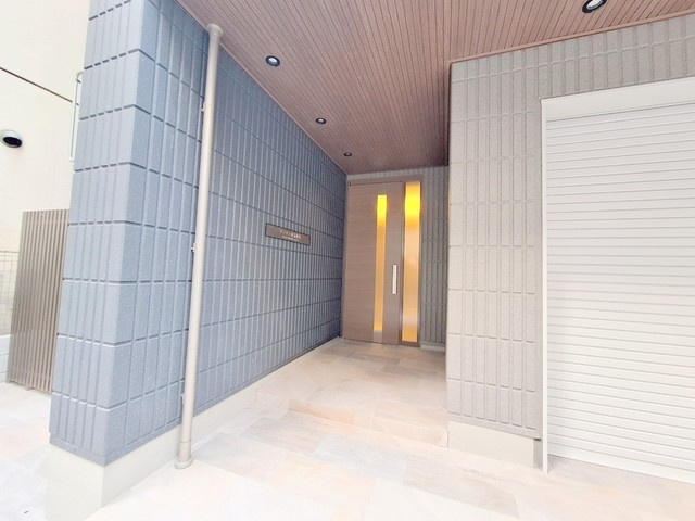 ソラリス新宿御苑のエントランス