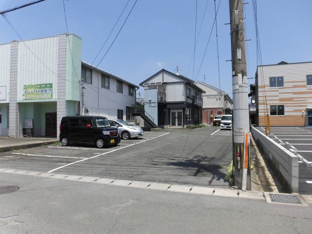 フレグランス大津　A棟の駐車場