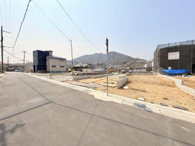 生瀬東町の前面道路含む現地写真