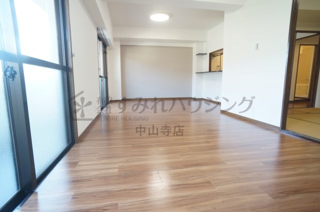 藤ノ木ハイツの居間・リビング|参考、同建物・同間取りの号室