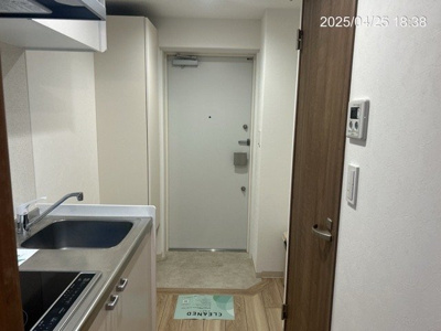 【玄関】 | アーバンフロント秋葉原 | 洋室から玄関