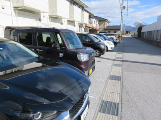 【駐車場】